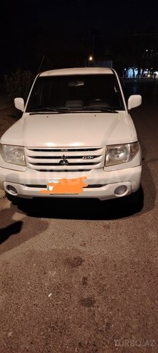 Mitsubishi Pajero io