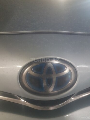 Toyota Prius V