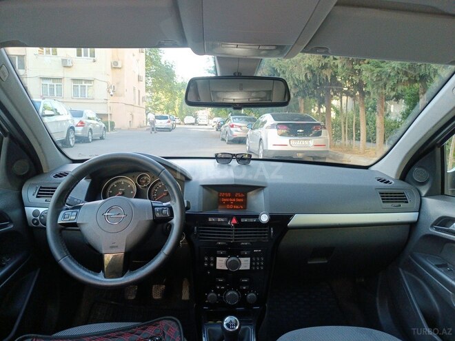 Opel Astra 2010, 285,000 km - 1.3 l - Bakı