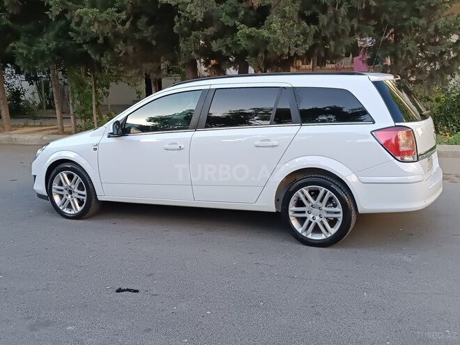 Opel Astra 2010, 285,000 km - 1.3 l - Bakı