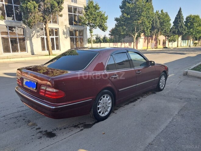 Mercedes E 200