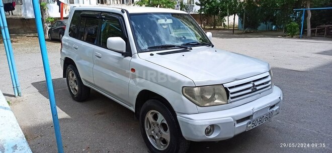 Mitsubishi Pajero io