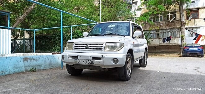 Mitsubishi Pajero io