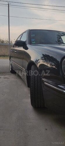 Mercedes E 240