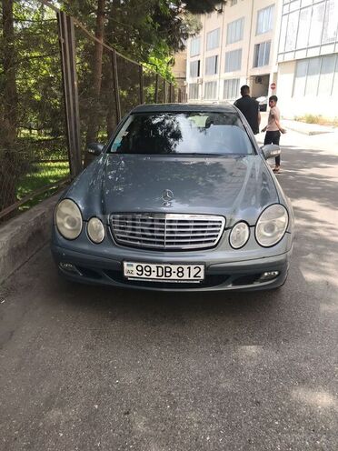 Mercedes E 200