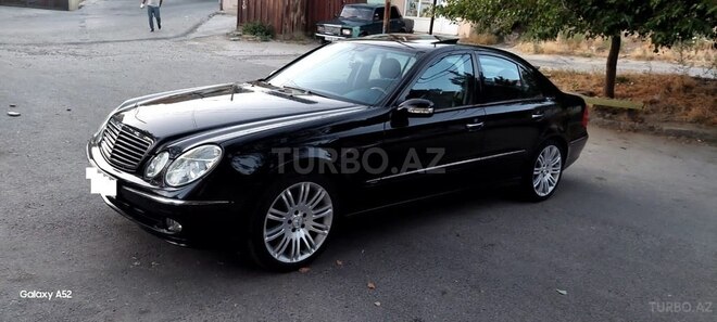 Mercedes E 240