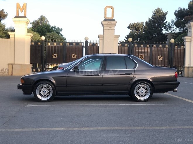 BMW 735