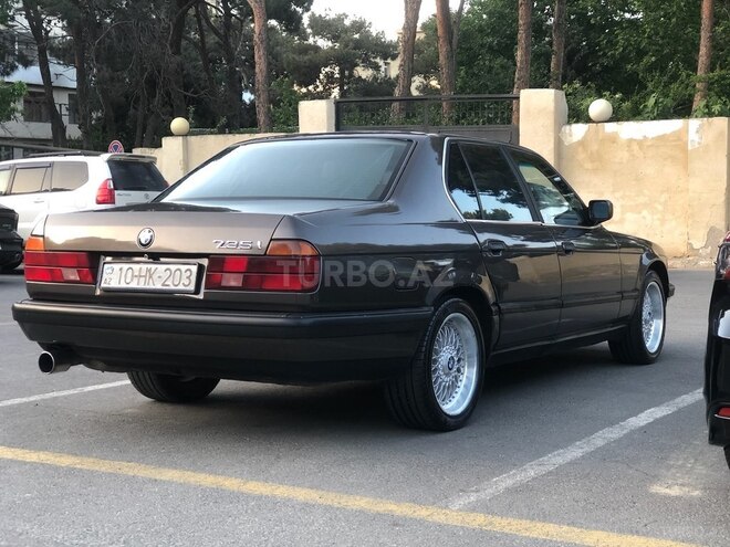 BMW 735