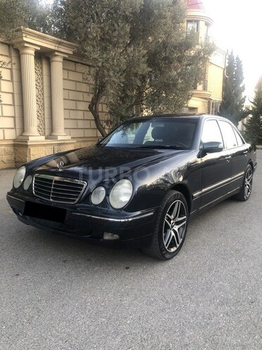 Mercedes E 320