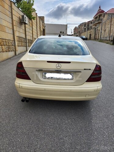 Mercedes E 220 d 2004, 375,000 km - 2.2 l - Bakı