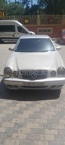 Mercedes E 270