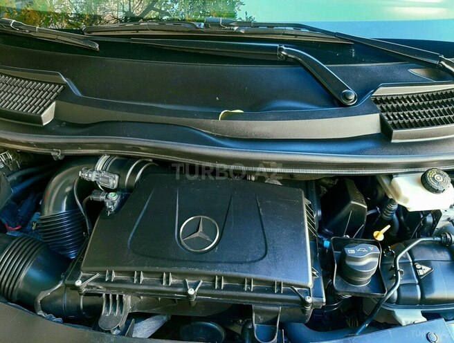 Mercedes V 220