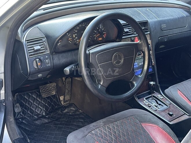 Mercedes C 200