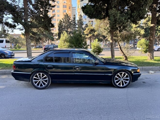 BMW 728