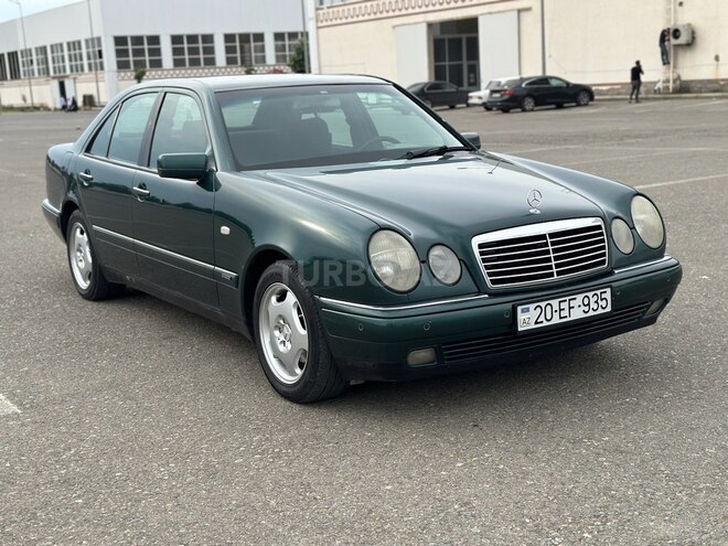 Mercedes E 200