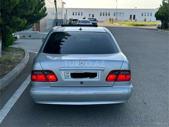 Mercedes E 270 2000, 430,000 km - 2.7 л - Saatlı