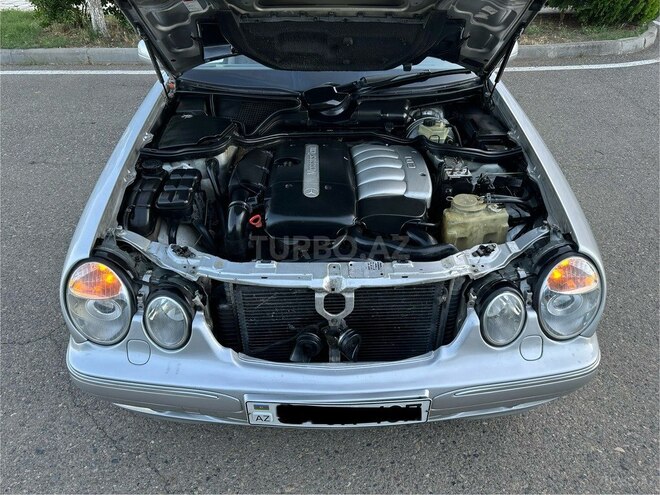 Mercedes E 270 2000, 430,000 km - 2.7 л - Saatlı