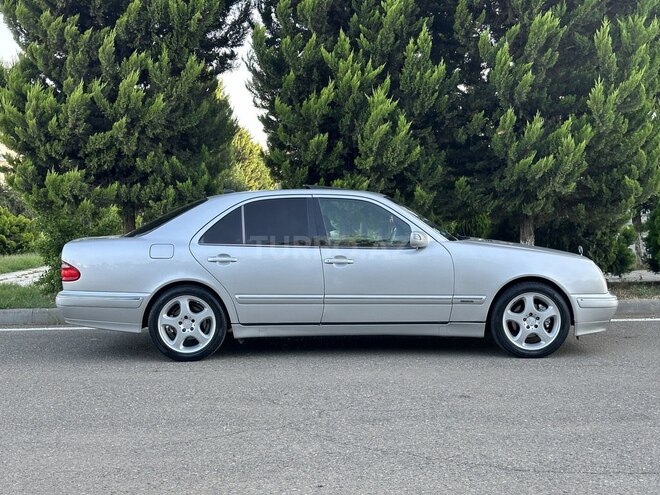 Mercedes E 270 2000, 430,000 km - 2.7 л - Saatlı