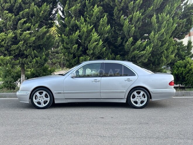 Mercedes E 270 2000, 430,000 km - 2.7 л - Saatlı