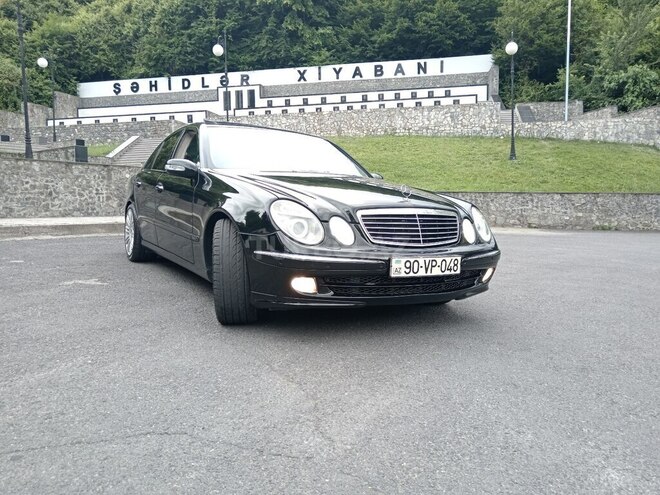 Mercedes E 240