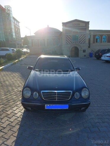 Mercedes E 240