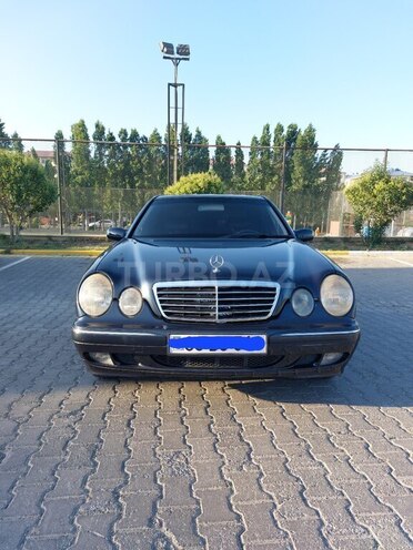 Mercedes E 240