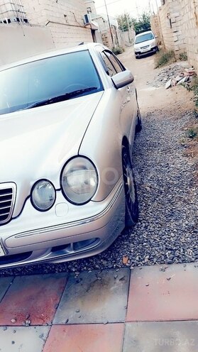 Mercedes E 270