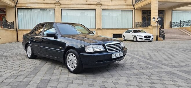 Mercedes C 180