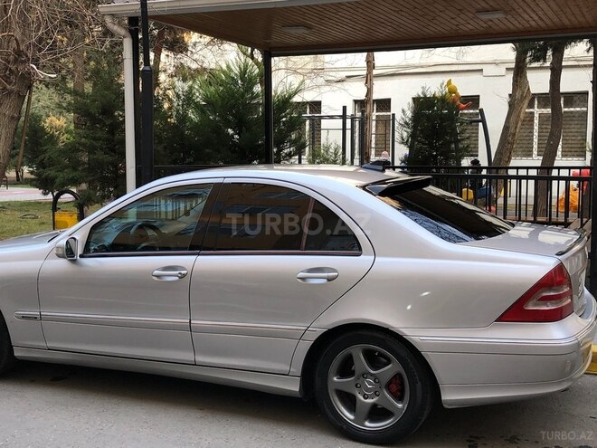 Mercedes C 200