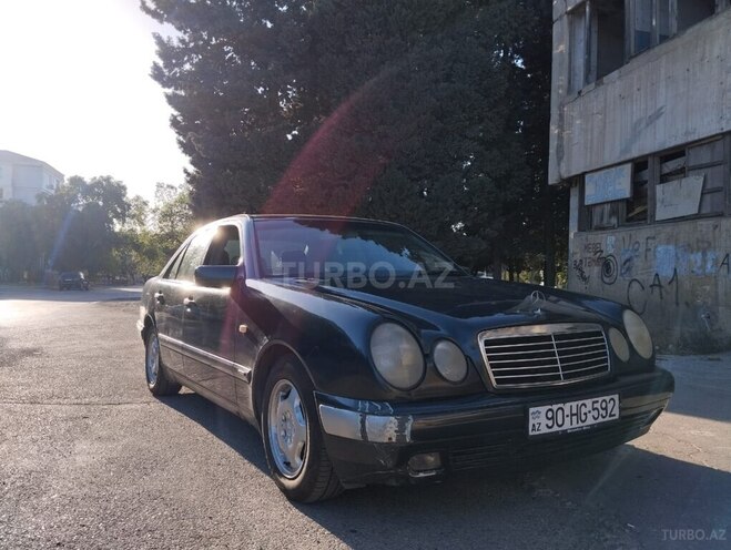 Mercedes E 200