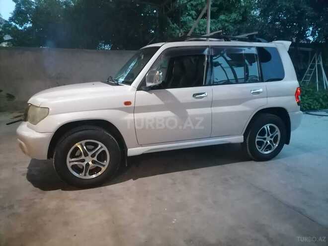 Mitsubishi Pajero io