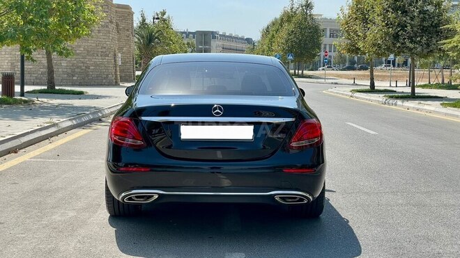 Mercedes E 200