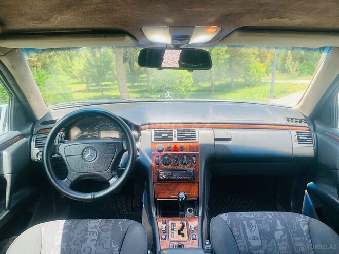 Mercedes E 300 d 1999, 370,000 km - 3.0 l - Bakı