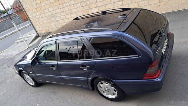 Mercedes C 200 2000, 248,159 km - 2.0 l - Qax