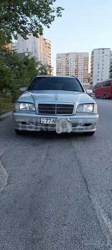 Mercedes C 200