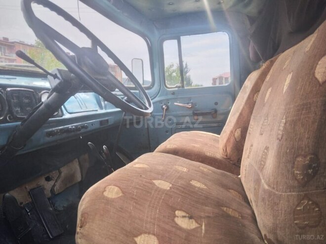 ZIL 130 1986, 300,000 km - 6.0 l - Qax