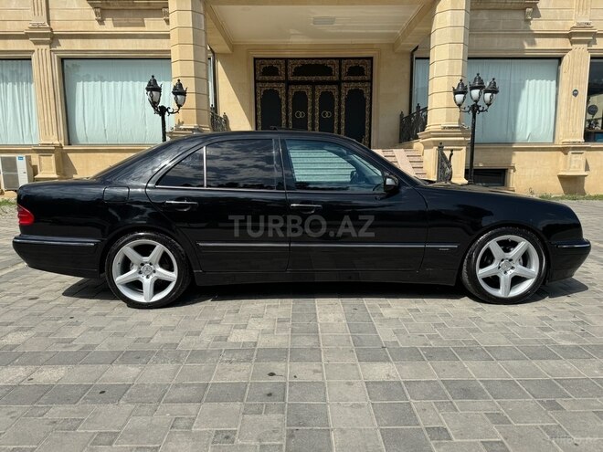 Mercedes E 240