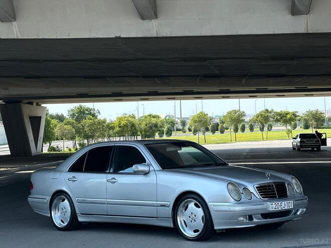 Mercedes E 320