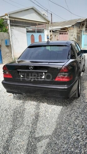 Mercedes C 200