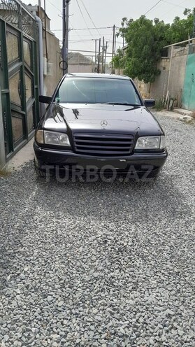 Mercedes C 200