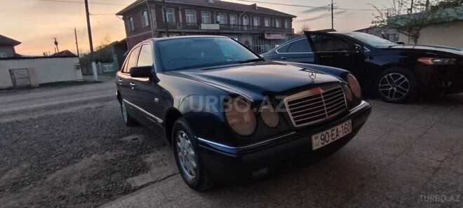 Mercedes E 200