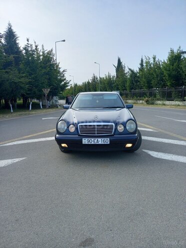 Mercedes E 200