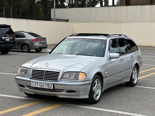 Mercedes C 240