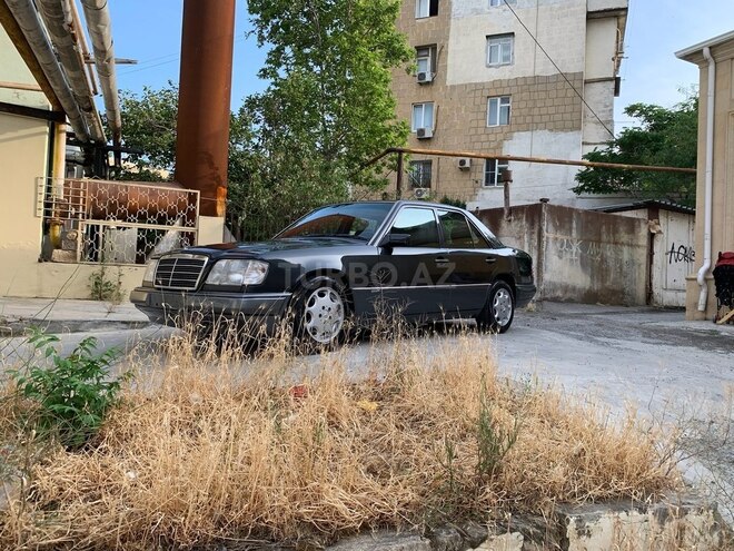 Mercedes E 200