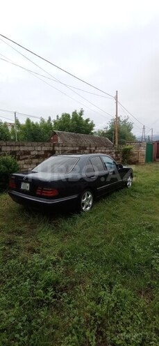 Mercedes E 320 2000, 368,000 km - 3.2 л - Lənkəran