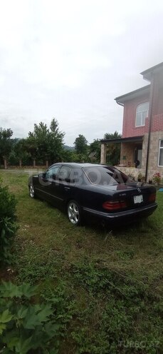 Mercedes E 320 2000, 368,000 km - 3.2 л - Lənkəran
