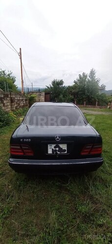 Mercedes E 320 2000, 368,000 km - 3.2 л - Lənkəran