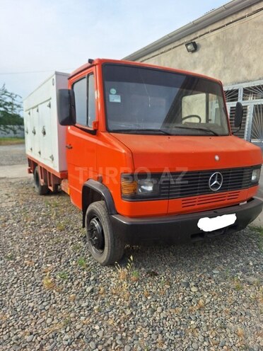 Mercedes 709 D