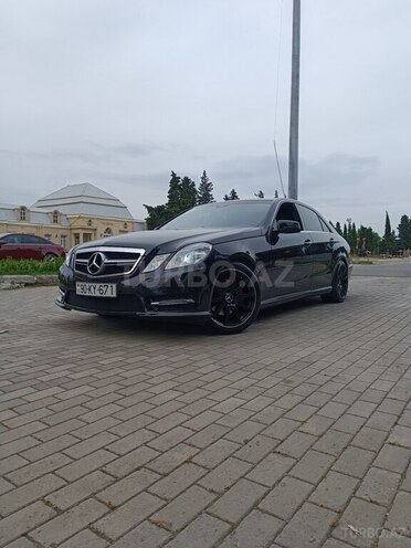 Mercedes E 200