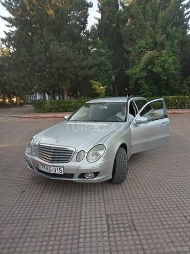 Mercedes E 220